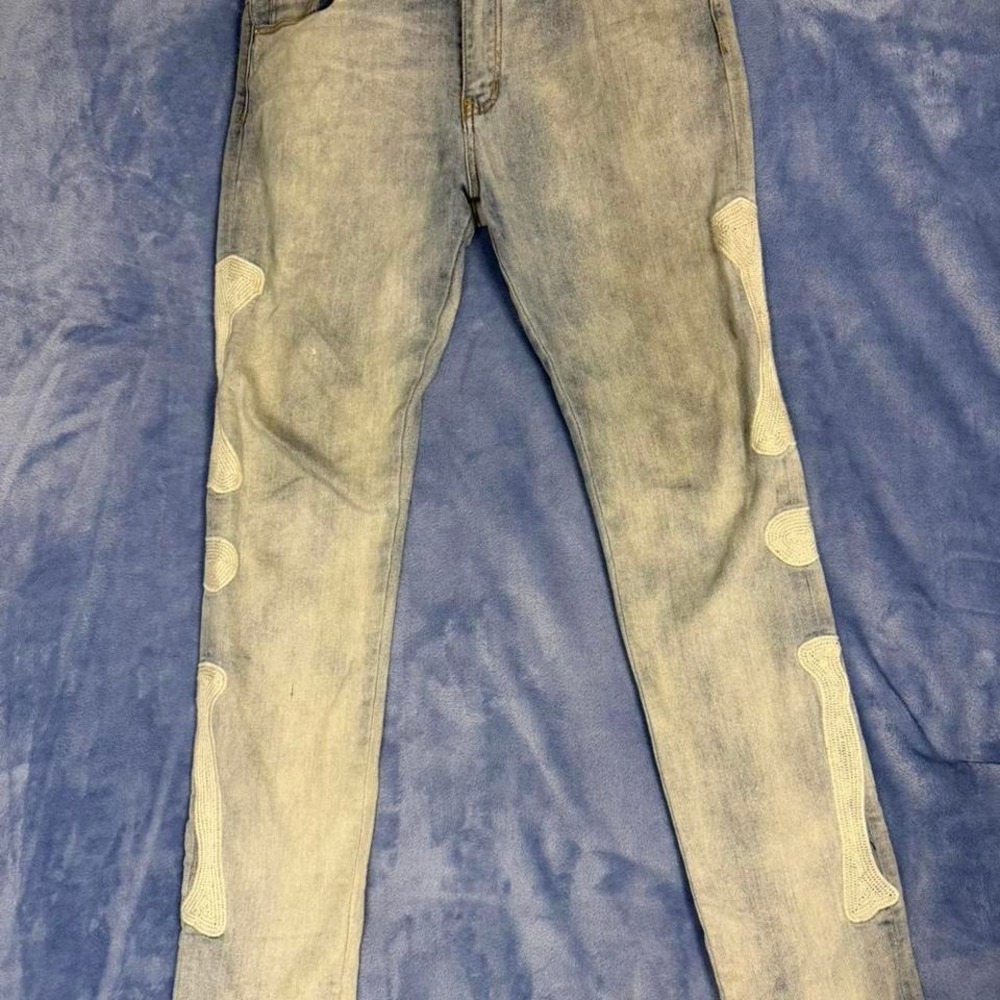 Mnml light wash denim jeans with crochet detailing men size 32‎